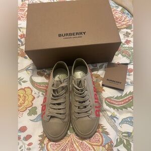 Authentic Burberry Dark HoneyLow Top Larkhall Sneaker with Red Lettering,37(7)
